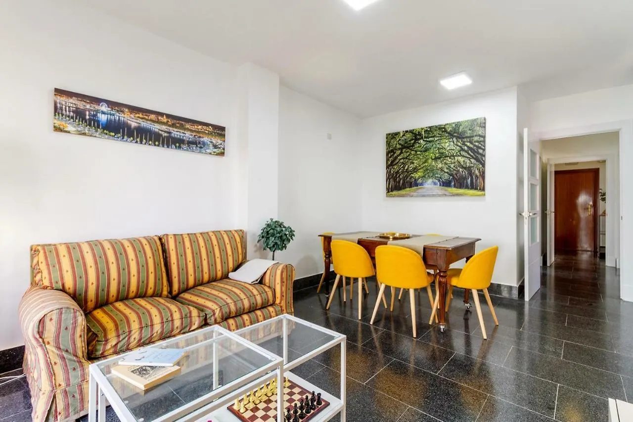Spacious Centre Apartment In Malaga