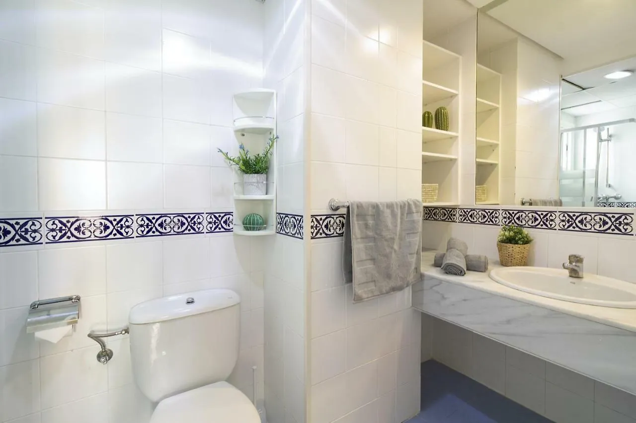 Spacious Centre Apartment In Malaga