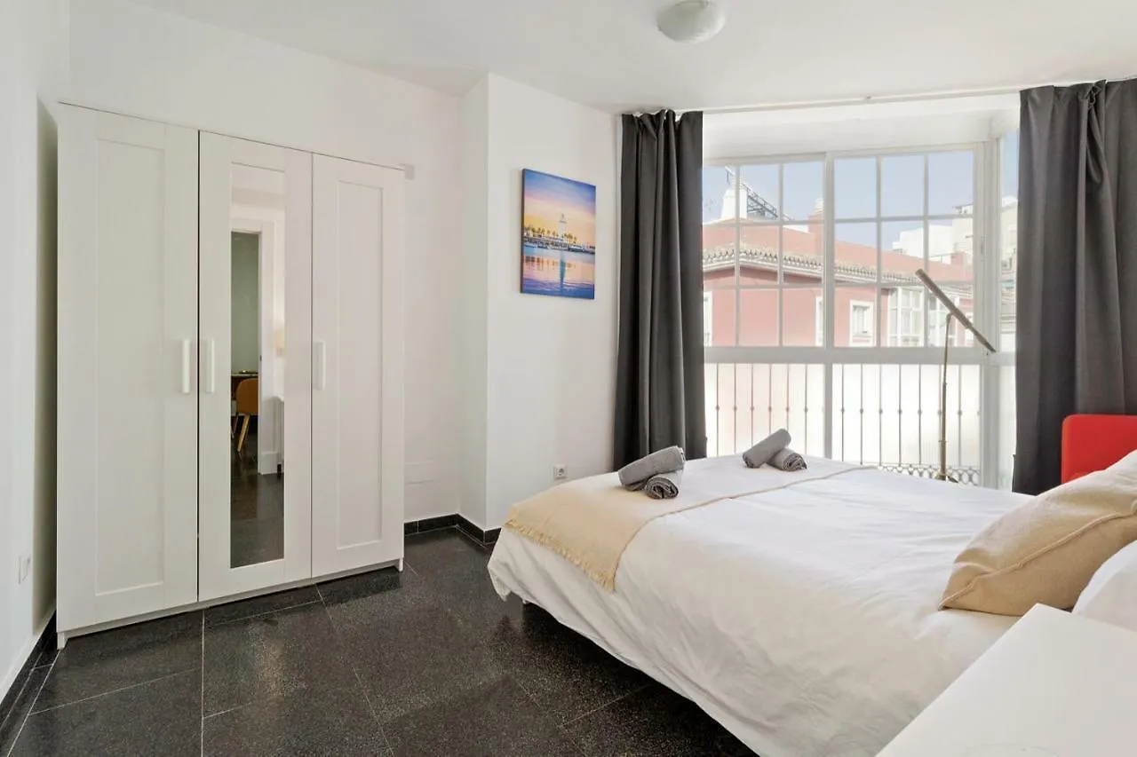 Spacious Centre Apartment In Málaga