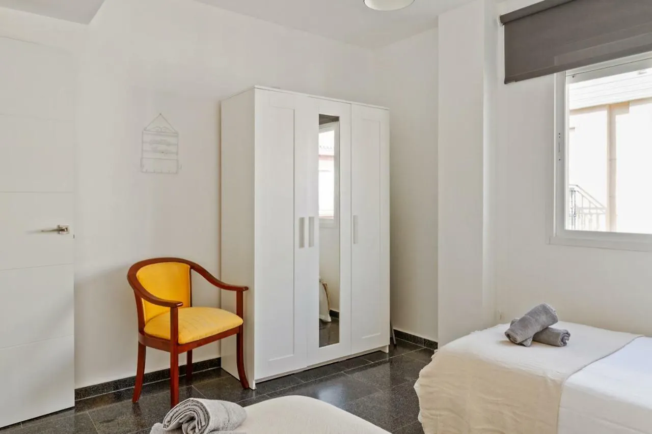 Spacious Centre Apartment In Málaga